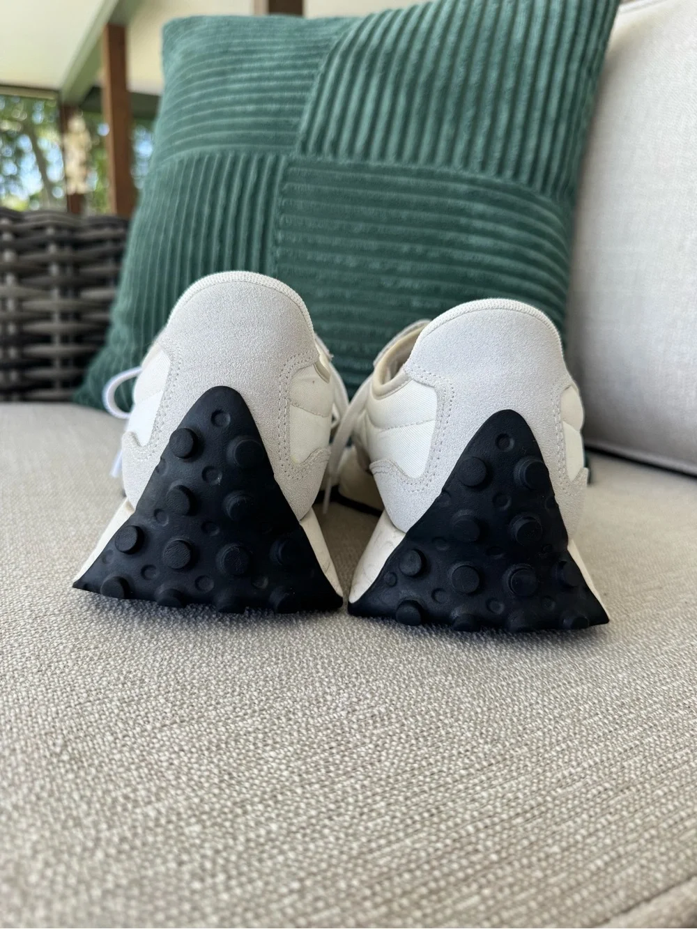 NEW BALANCE | 327 Sneakers Women’s 9 White Black Lifestyle Casual Shoes Sneakers